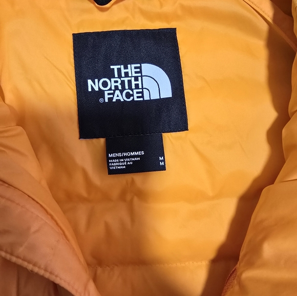 M North Face puffy jacket - Picture 2 of 4
